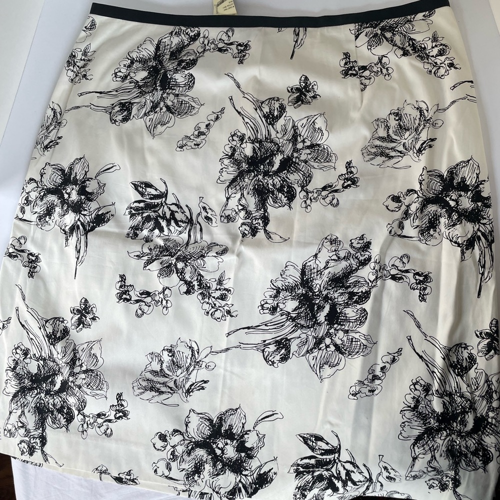 Eddie Bauer skirt. Size 18.